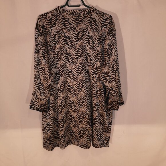 Claire France Mode Ladies Size 3X Black & Silver Shiny V-neck Tunic/Blouse - Picture 2 of 6